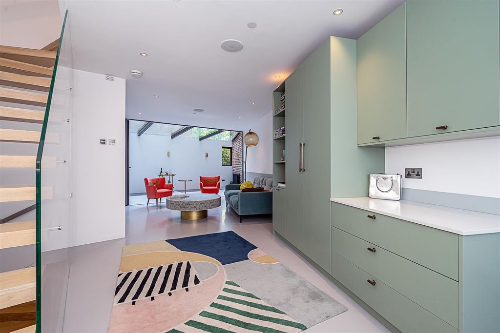 Property photo 1 of 18 Reception Room