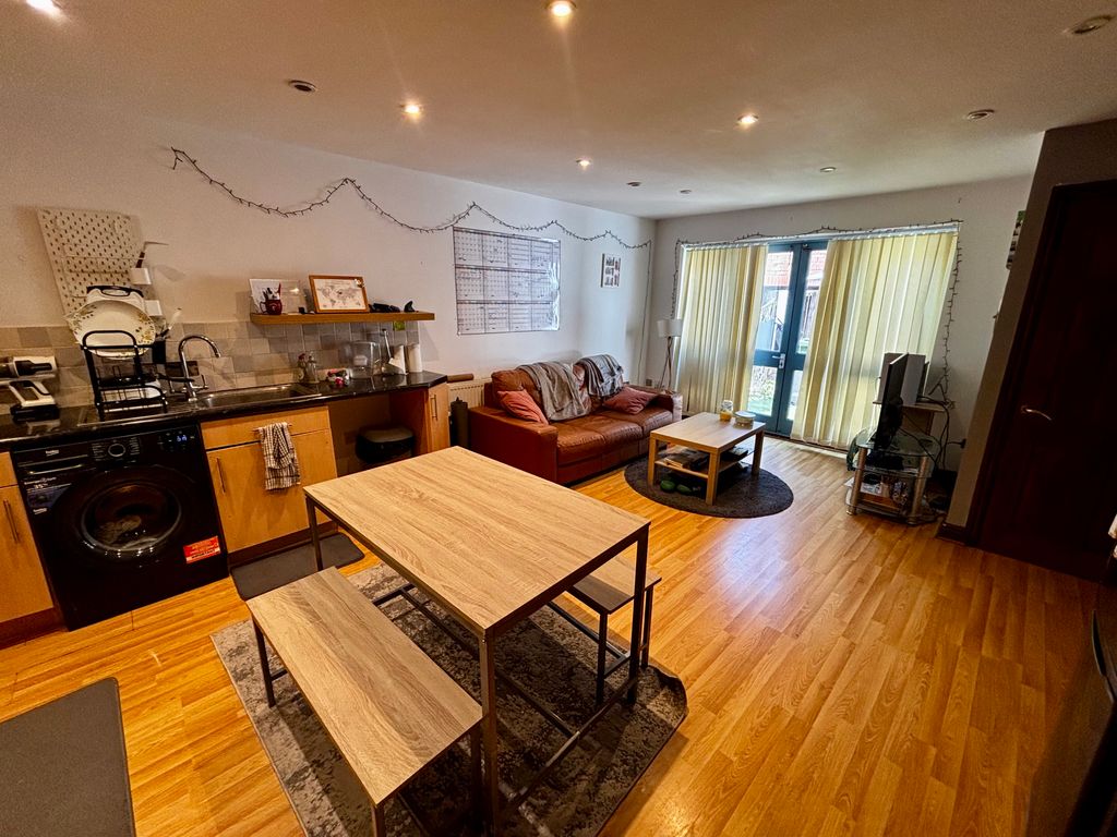 Property photo 2 of 6