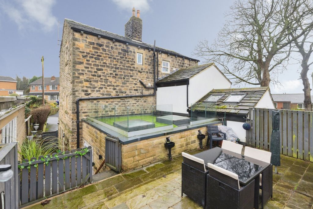 Property photo 2 of 17 Rear Garden