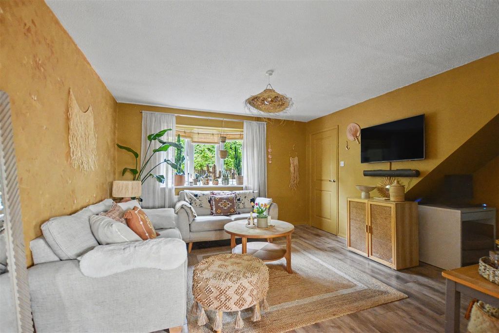 Property photo 2 of 26 Lounge_1.Jpeg