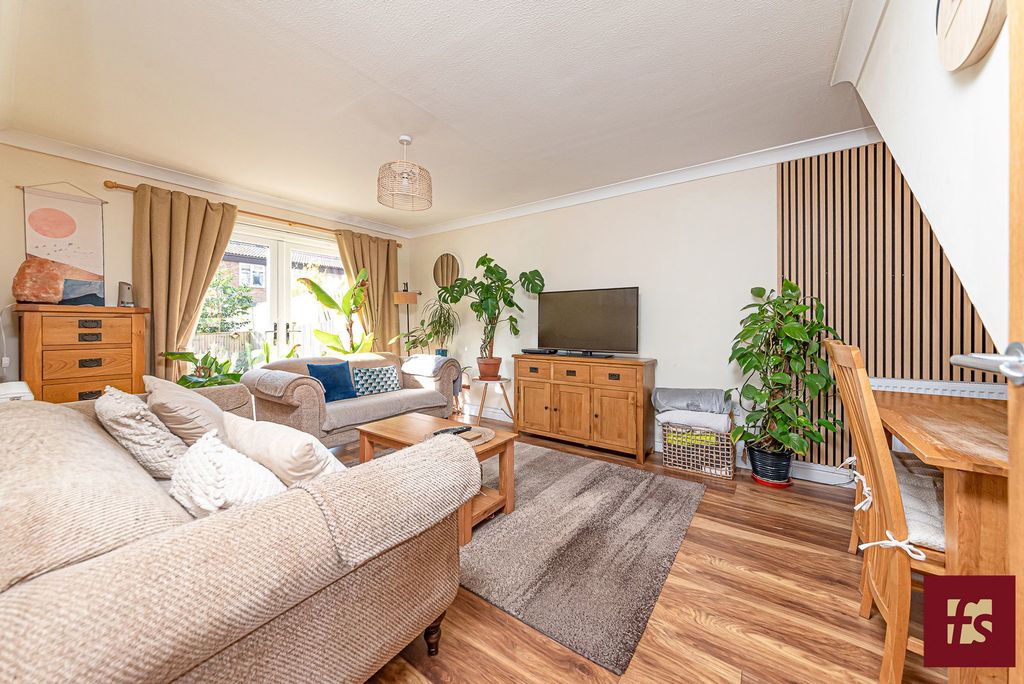 Property photo 2 of 16