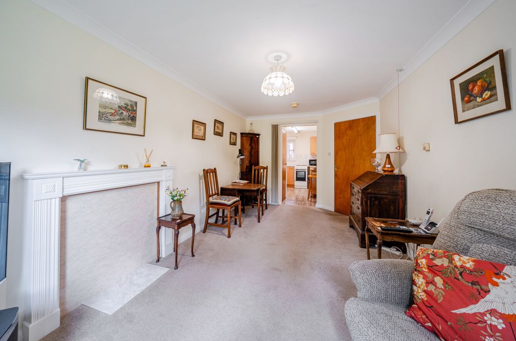 Property photo 3 of 11 1463374-11-6A0B00...