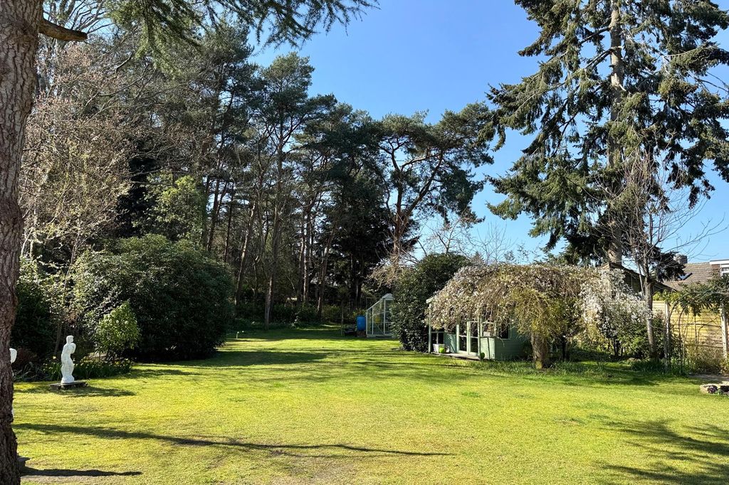 Property photo 2 of 33 Gallery