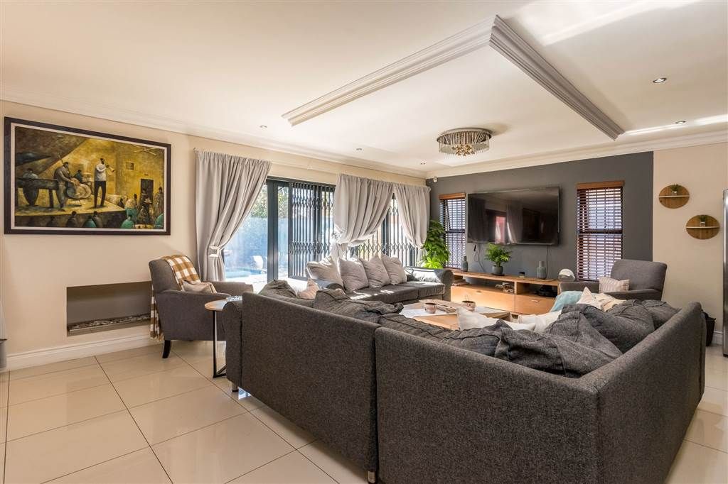 Property photo 1 of 4 3 Bed Flat At Morland Rd, London Cr0