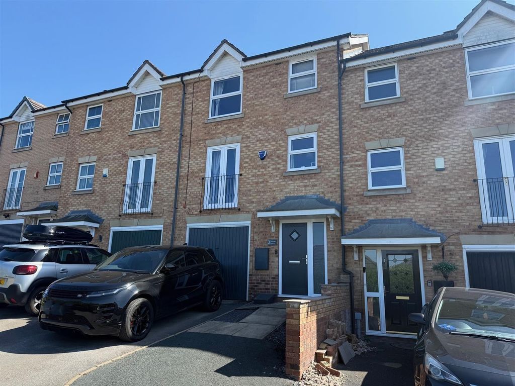 Property photo 1 of 24