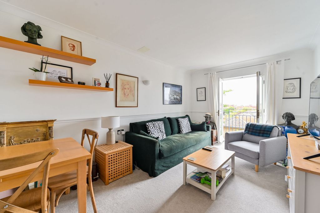 Property photo 1 of 9