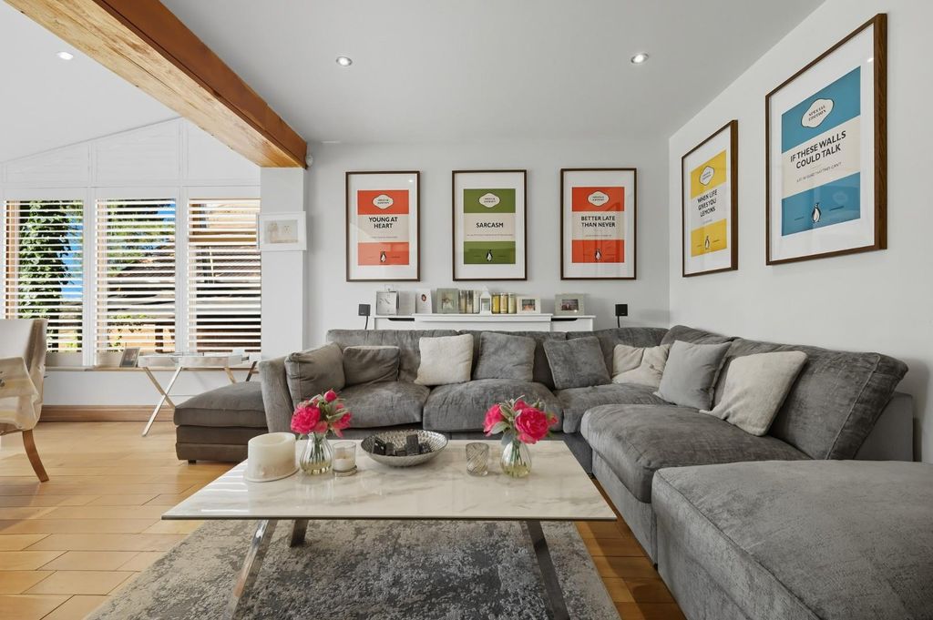 Property photo 3 of 26