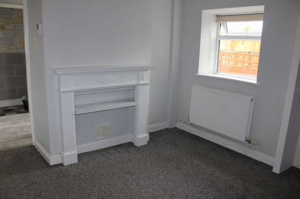 Property photo 3 of 13 Dining Room