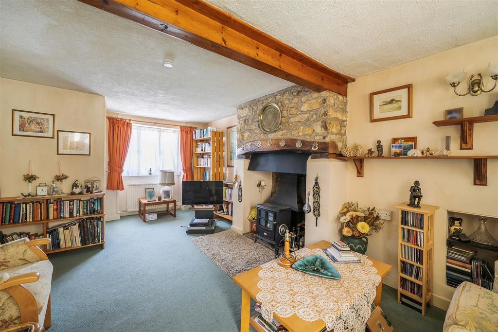 Property photo 2 of 17 Sitting Room