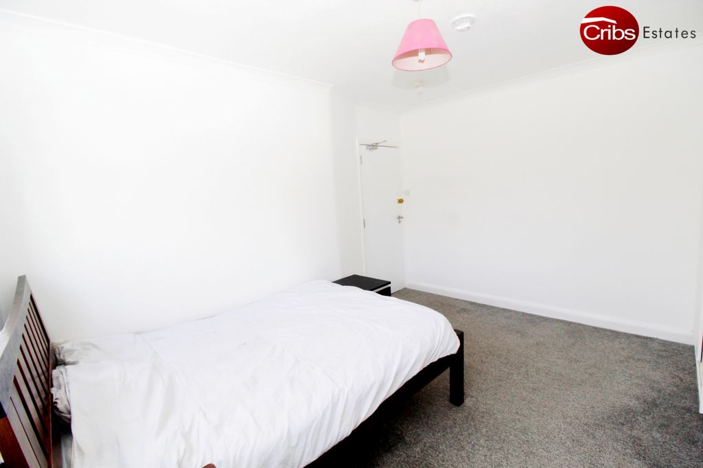 Property photo 3 of 8 Gallery