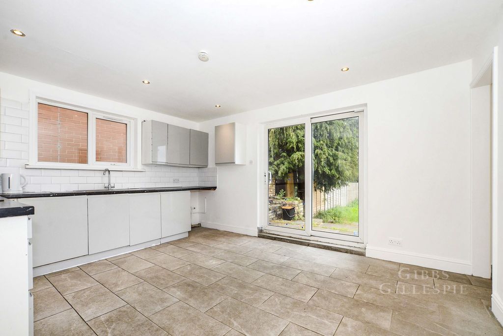 Property photo 1 of 16 Pbox-Img.Jpg