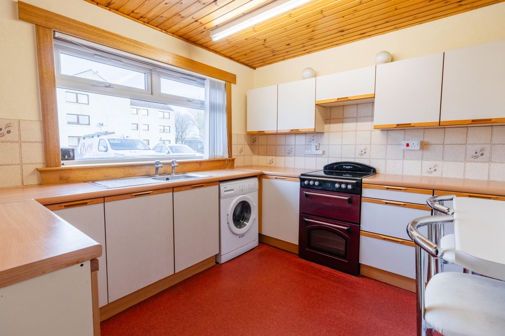 Property photo 2 of 21 Kitchen