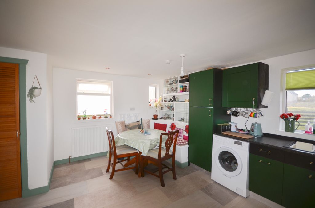 Property photo 3 of 24