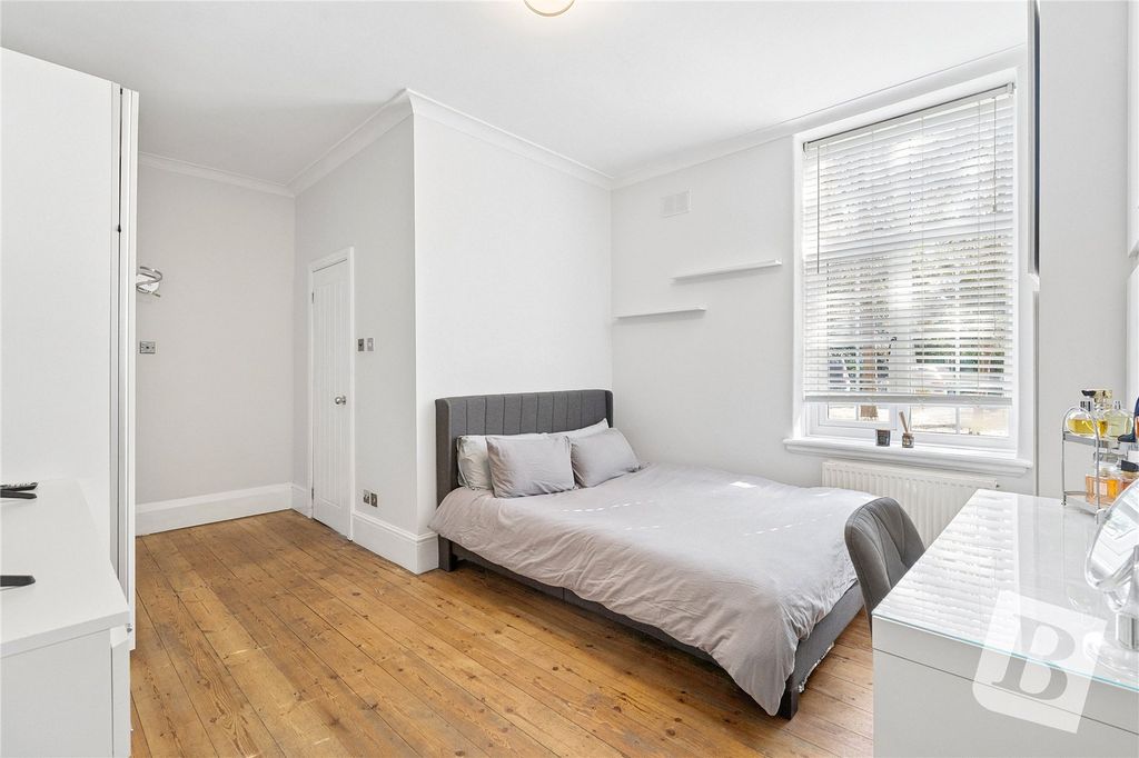 Property photo 3 of 7 Bedroom