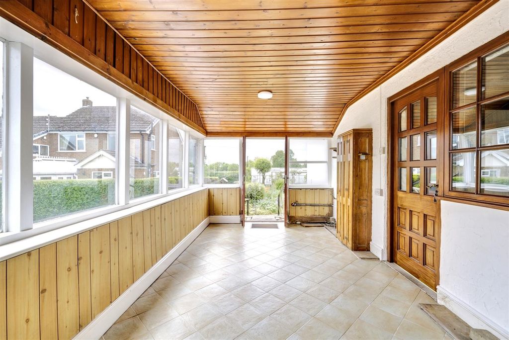 Property photo 3 of 25 Conservatory