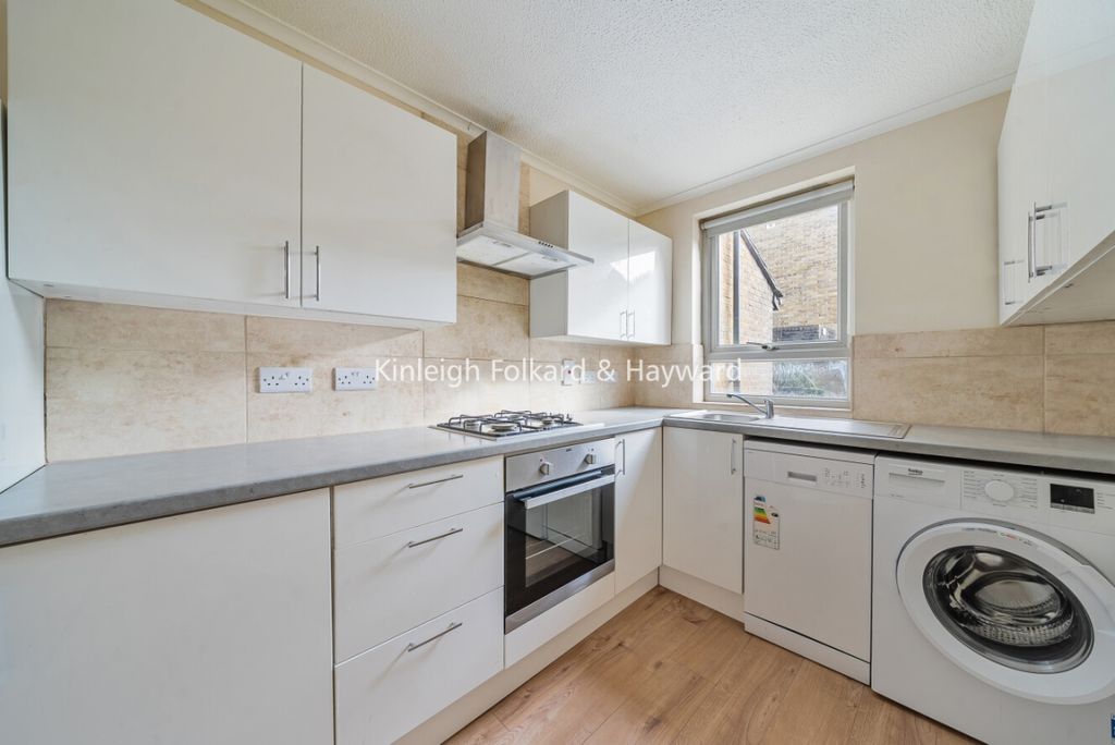 Property photo 2 of 5 496De3F8-1cd2-484F-A