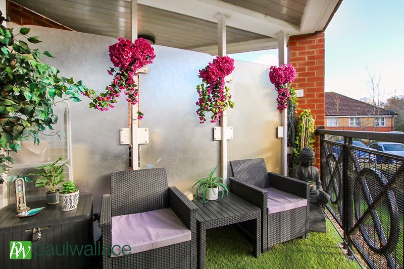 Property photo 3 of 11 Balcony