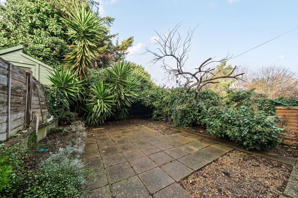 Property photo 3 of 8 1397024-8-695E50A...