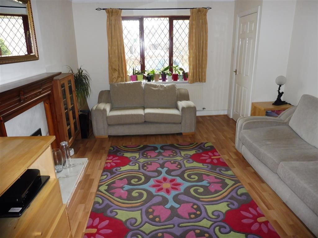 Property photo 2 of 7 Living Room