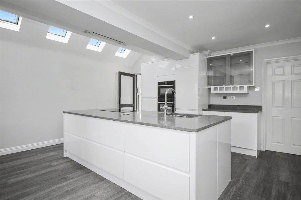 Property photo 2 of 25 Img_5412.Jpg