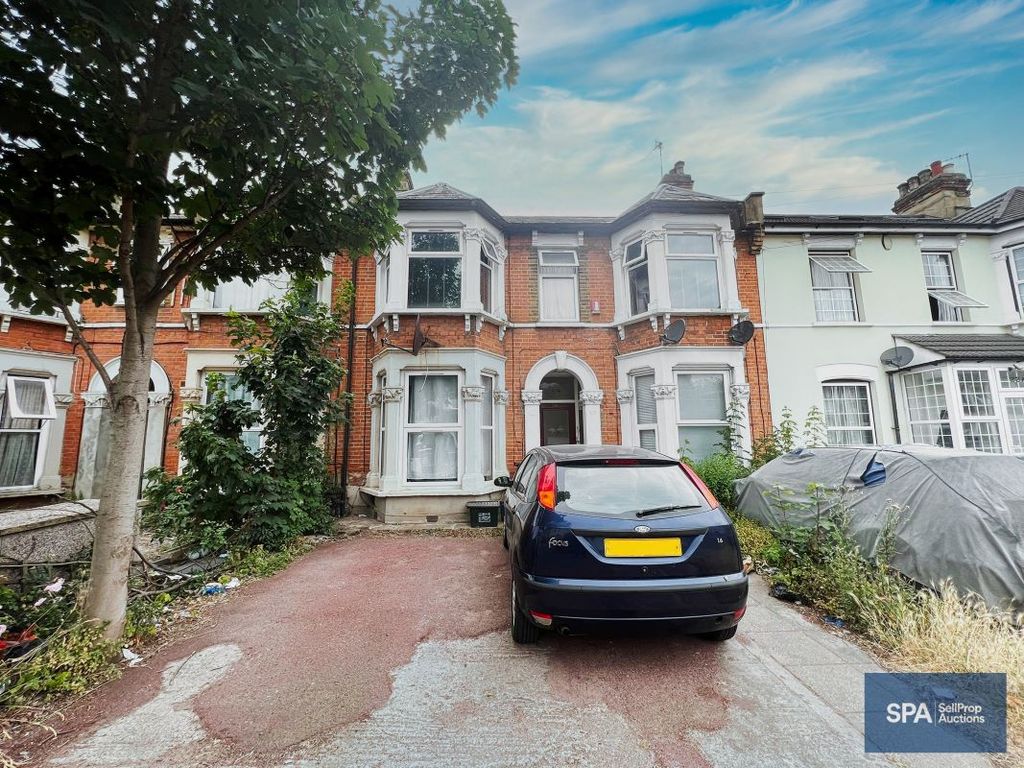 3 bed flat for sale Ilford