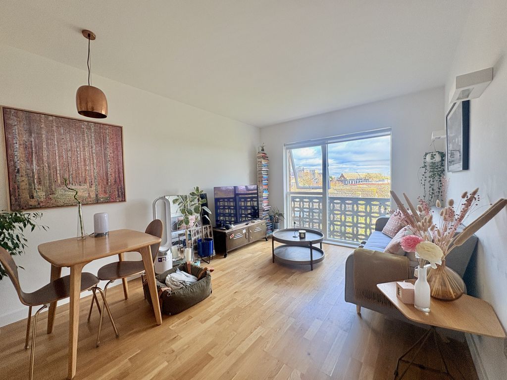 Property photo 2 of 8