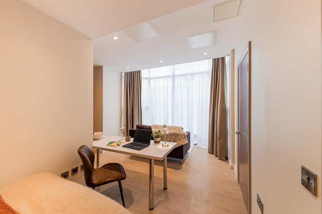 Additional image 4 of Studio to rentElmwood Avenue, Belfast BT9