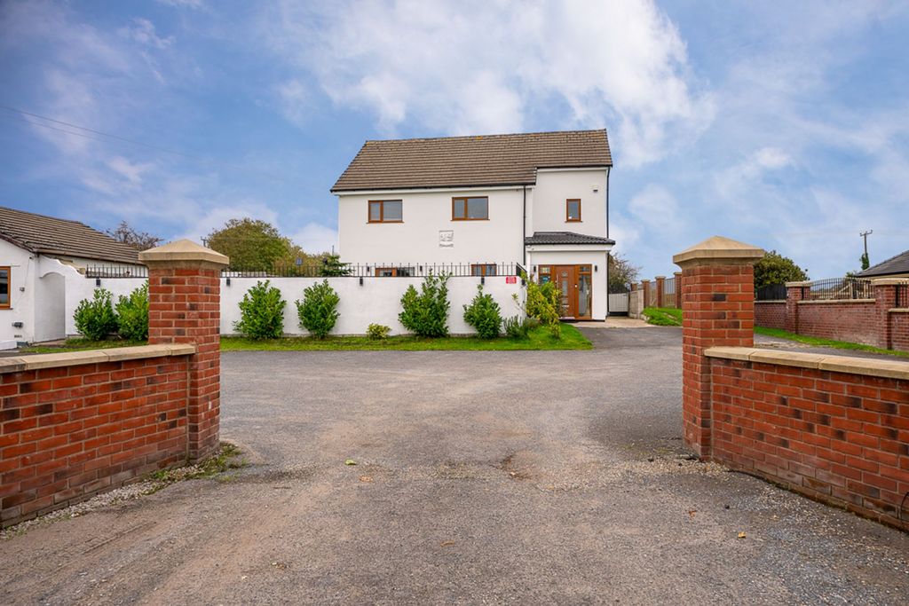 Property photo 1 of 35