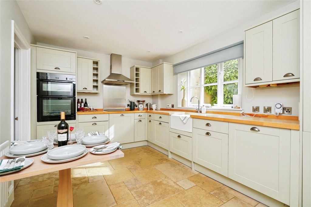 Property photo 2 of 23 Picture No. 67