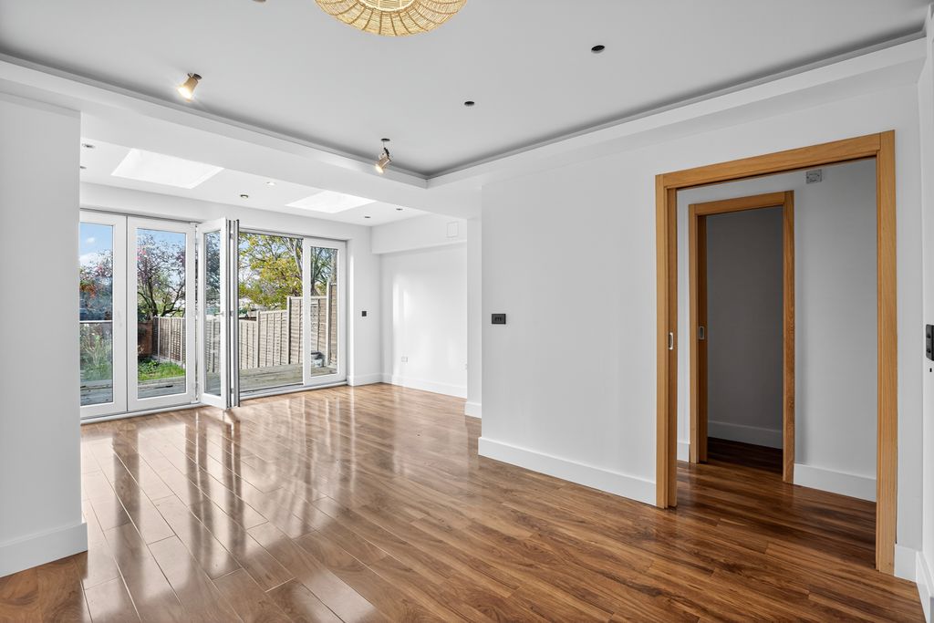 Property photo 3 of 20 Open Plan Living