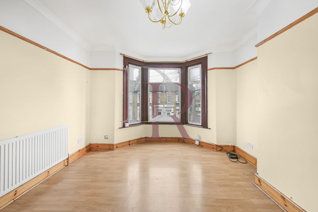 Property photo 3 of 13 Photo 11