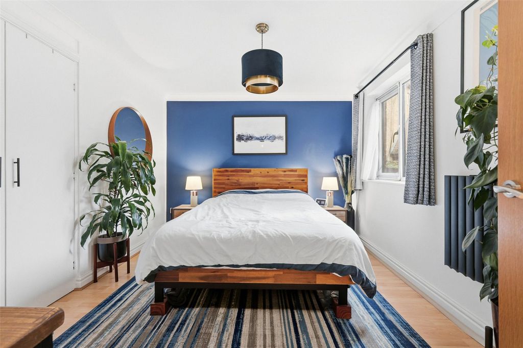 Property photo 2 of 18 Picture No. 17