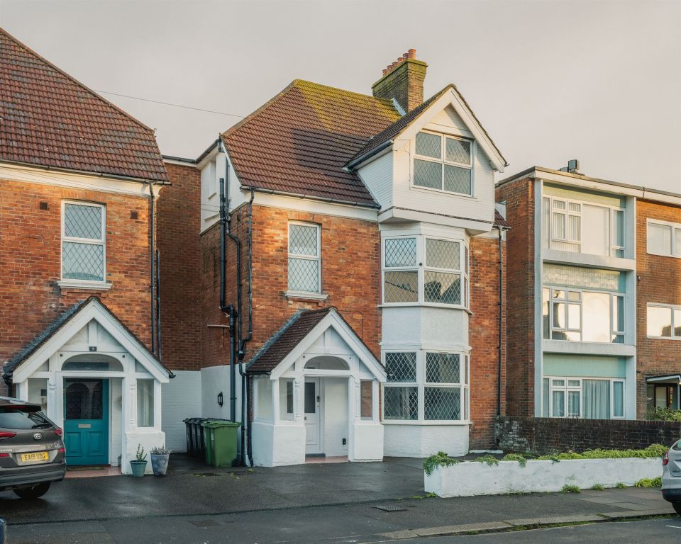 Property photo 1 of 23