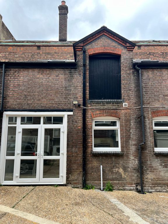 Property photo 1 of 5 Front View