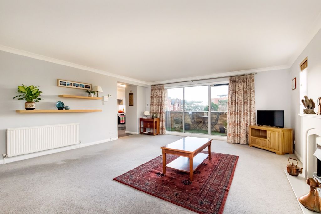 Property photo 2 of 16 Sitting Room