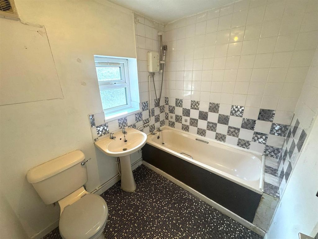 Property photo 3 of 18 Photo-2025-10-28-15-51-18 (1).Jpg