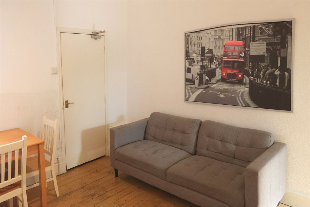 Property photo 3 of 6 Picture No. 09