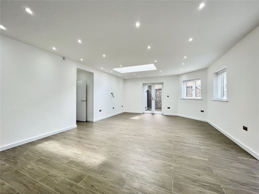 Property photo 3 of 27 Picture No. 27