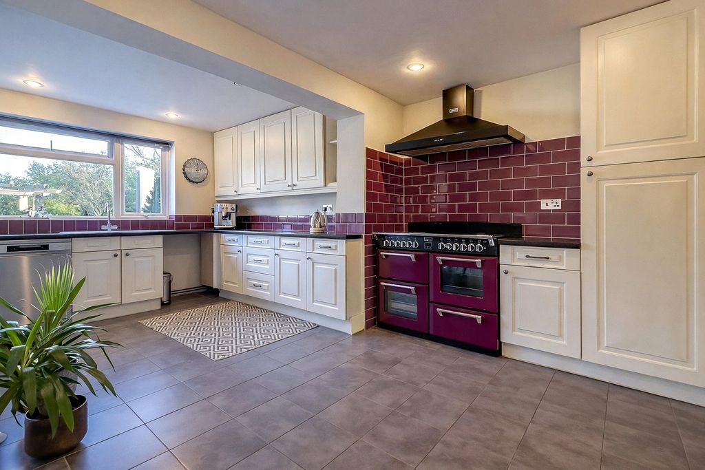 Property photo 3 of 21 Picture No. 21