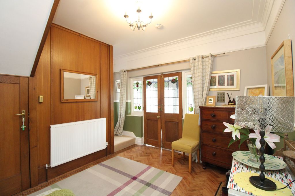 Property photo 2 of 32