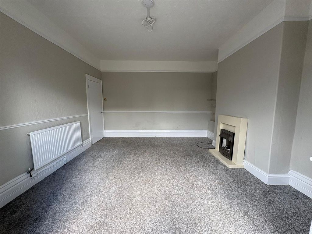 Property photo 3 of 9 Image00009.Jpg