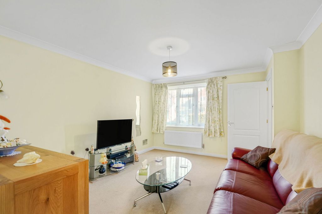 Property photo 3 of 20