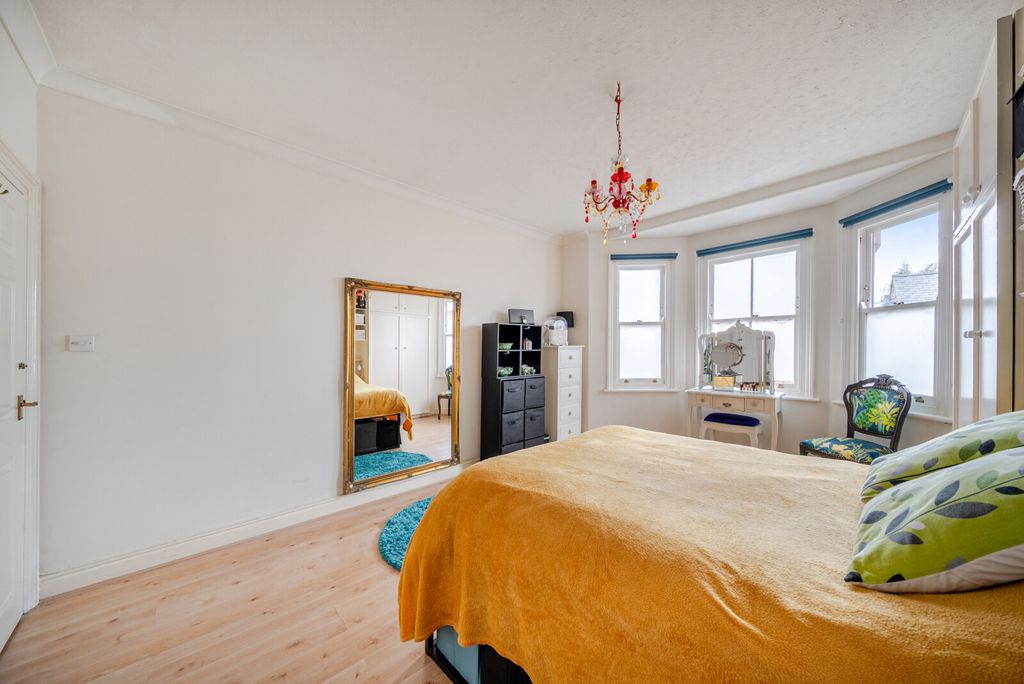 Property photo 2 of 13 1400239-16-697213...