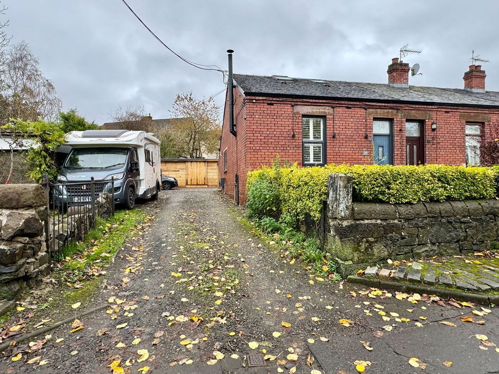 Property photo 2 of 31