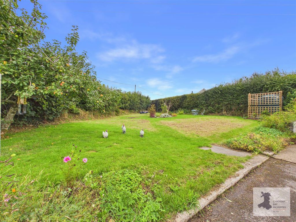 Property photo 2 of 36 Garden