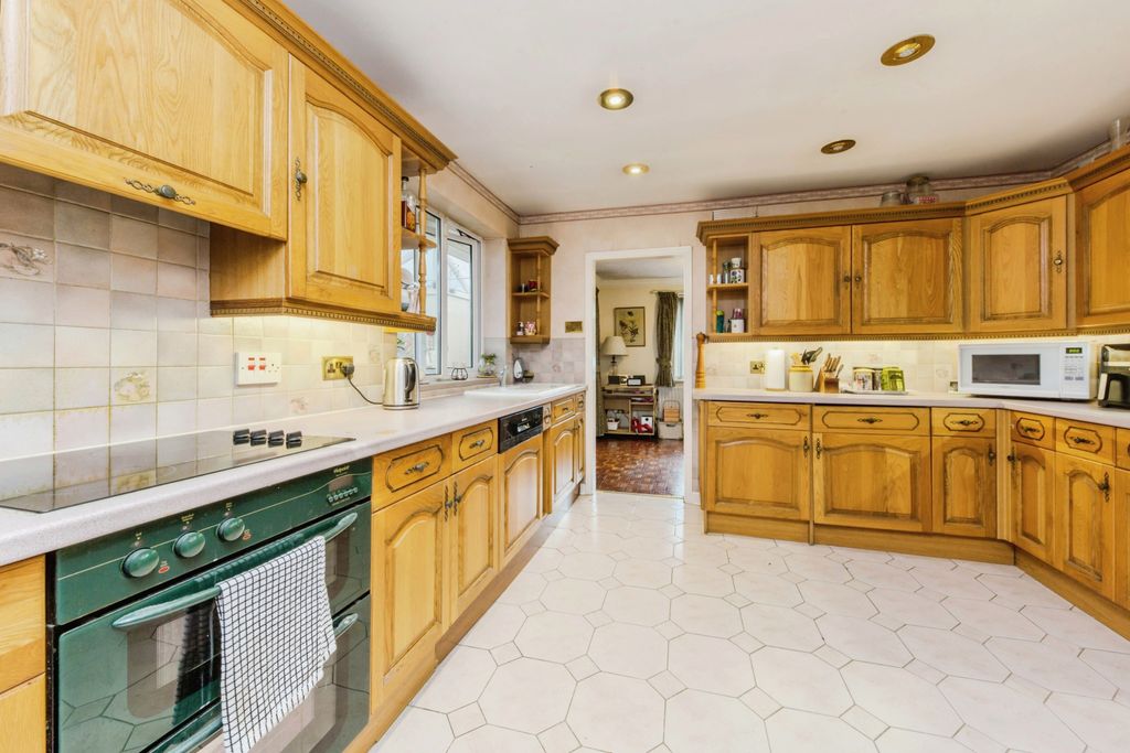 Property photo 3 of 17