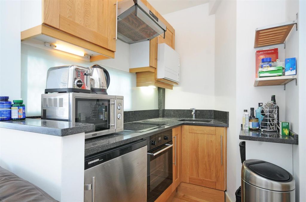 Property photo 3 of 4 Kitchen