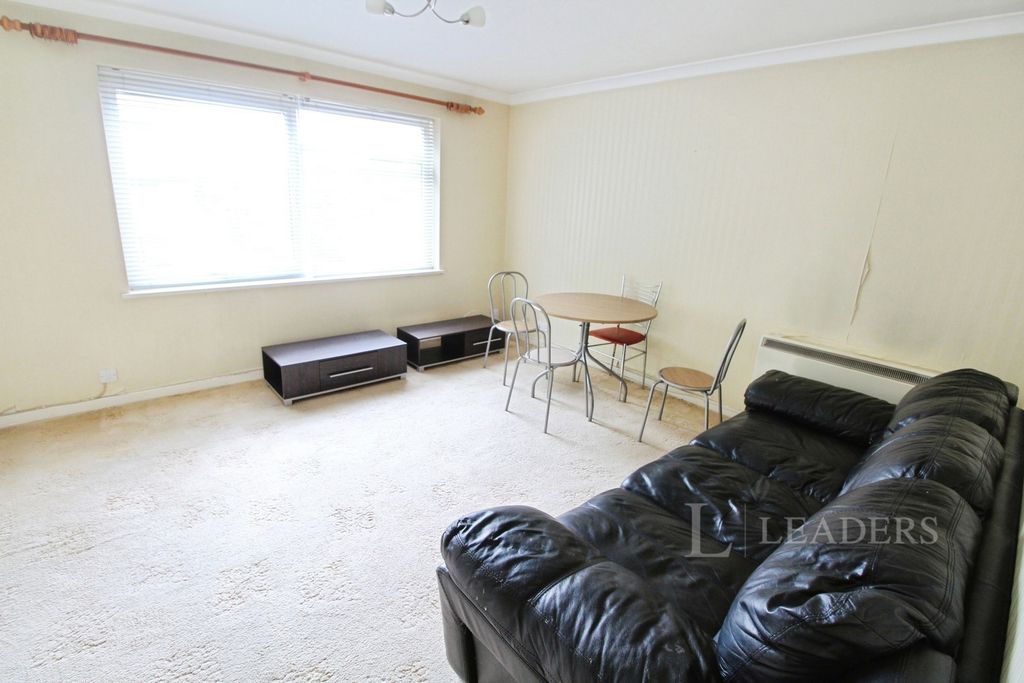 Property photo 3 of 7 Pbox-Img.Jpg