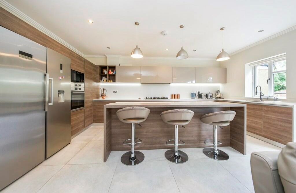 Property photo 1 of 24