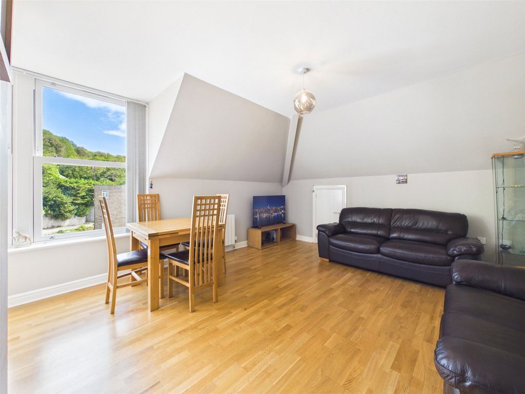Property photo 2 of 29 Picture No. 14